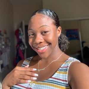 Meet your Posher, Riley